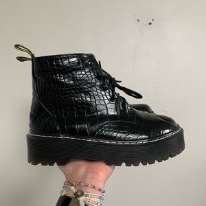 Alligator pattern black boots